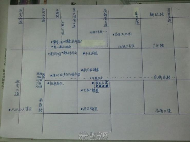 佛塔幸福家园二期农民公寓地处朱桥东路上,青山湖南大道与高新大道之间,东面是易佰家大楼,西面是南昌市深圳农产品批发市场,现有5套房,具体如下1楼32万,3楼33.5万,4楼32.5万,5楼是31.5万,6楼28万,可到村委会过户,楼间间距超大,阳光足,面朝南,前后通透,得房率高,234路公交熊庄下,往前走100米到本小区